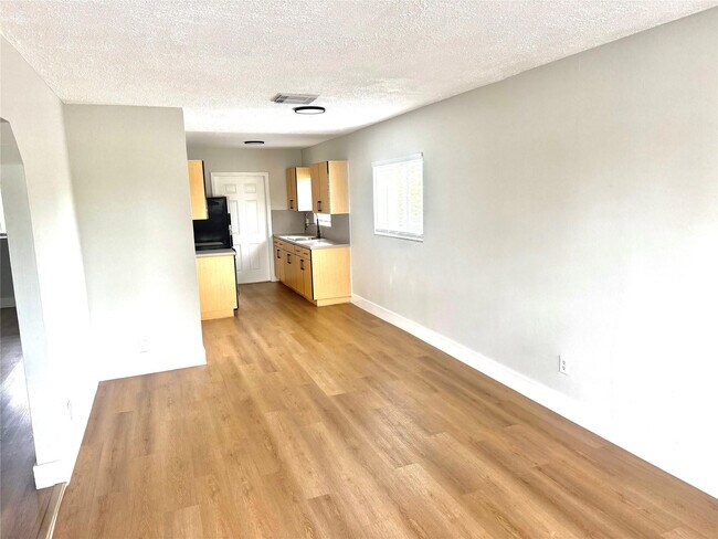 Foto del edificio - 720 NE 7th St