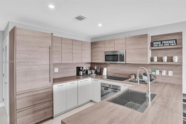 Foto del edificio - 400 Sunny Isles Blvd