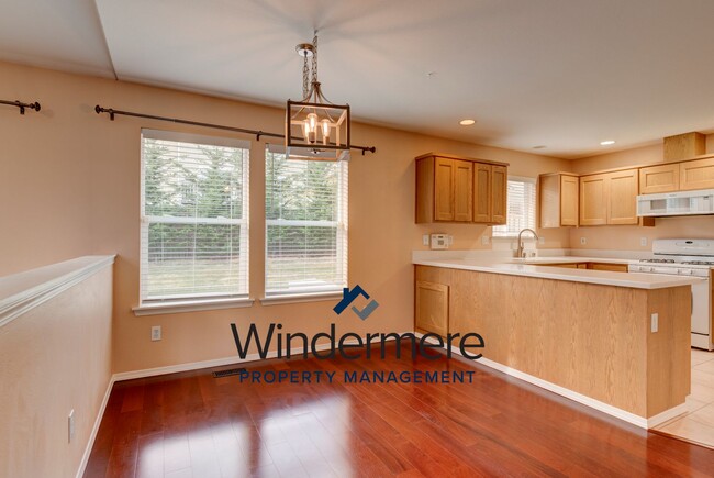 Building Photo - 3 bedroom 2.5 bath Home In Cherry Hill Nei...