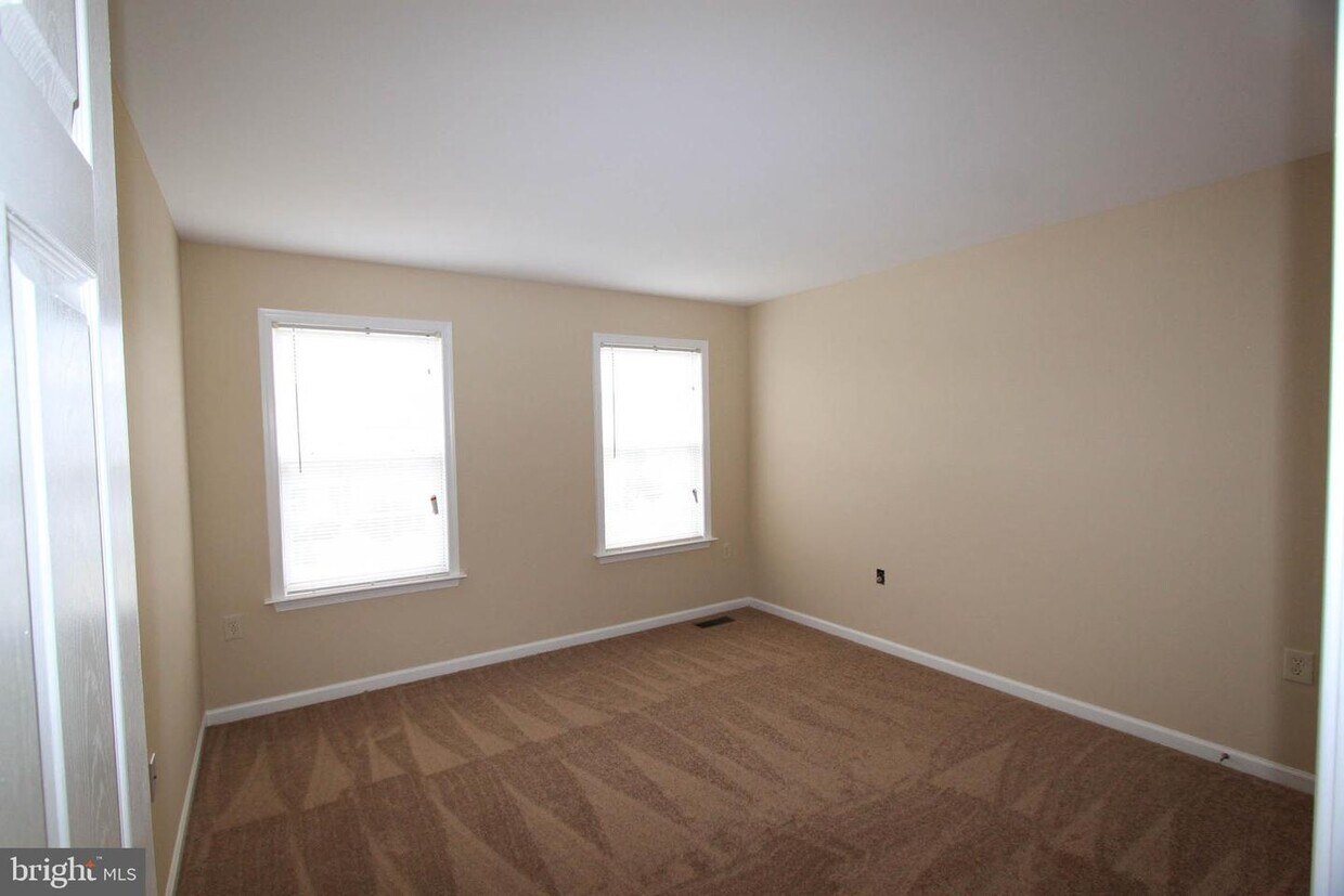 131 Cypress Point Dr, Charles Town, WV 25414 House for Rent in