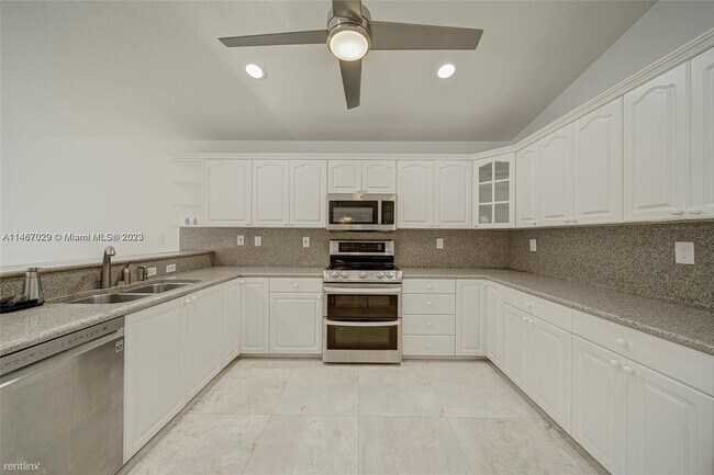 Foto del edificio - 4 br, 2 bath House - 20506 SW 54th Pl