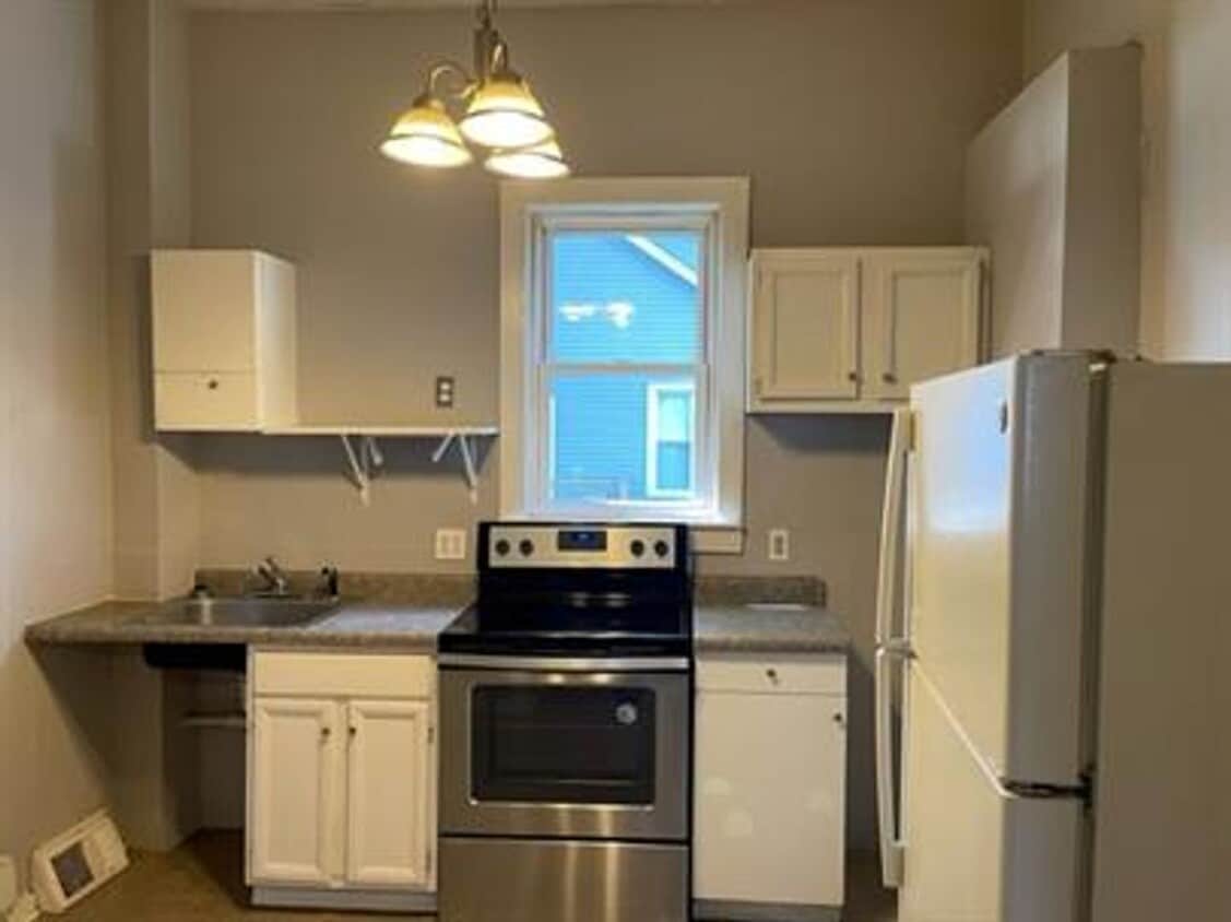 Building Photo - 302 W Eureka St