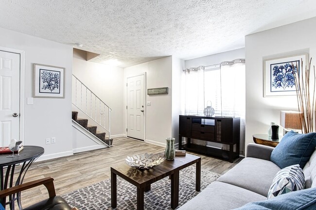 Building Photo - Brookfield Park Townhomes & Apartments