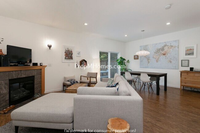 Foto del edificio - 5962 NE 42nd Ave