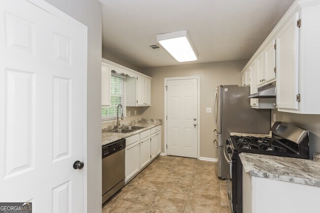 Building Photo - 265 Arbor Way