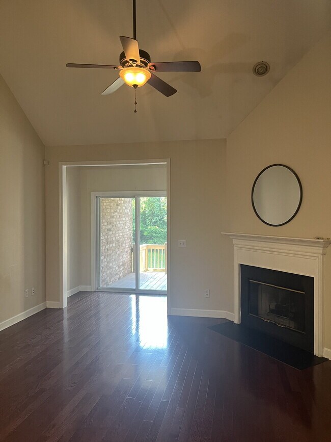 Building Photo - "Charming 3-Bed Home on Kemberton Court: Spacious Living with 2.5 Baths in Nolensville!" Communit...