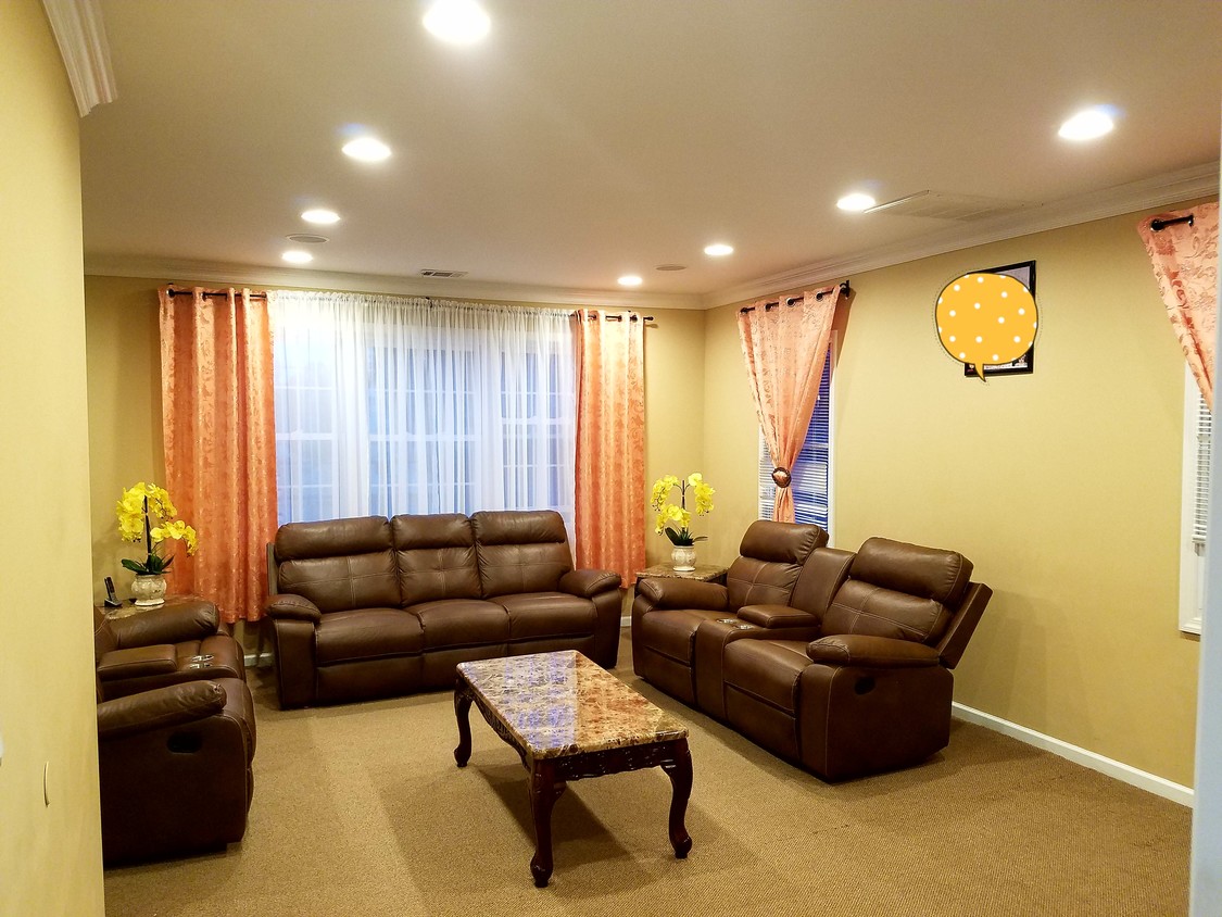 Foto principal - 142 Paterson Ave