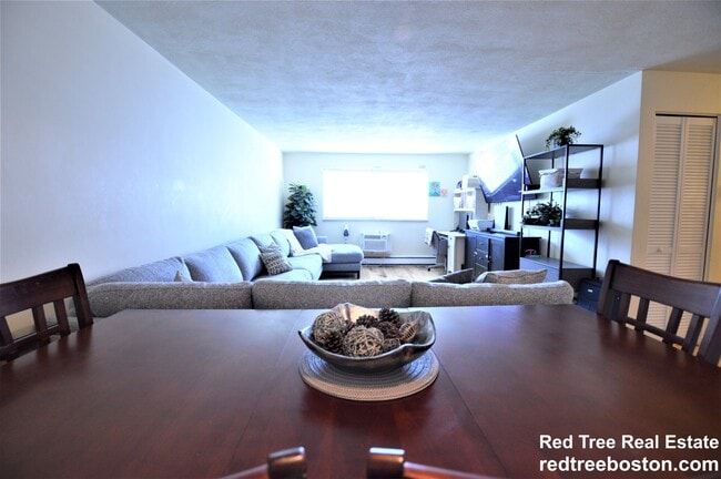 Building Photo - 5050 Washington St