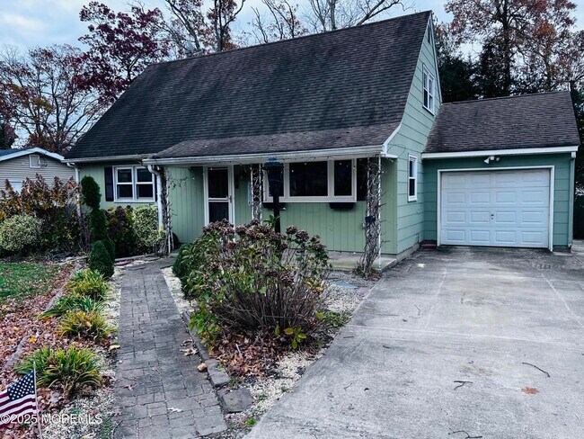 Foto del edificio - 891 Raleigh Dr