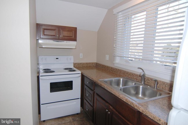 Foto del edificio - 4122 Ferry Rd