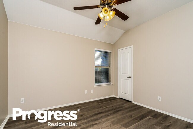 Building Photo - 120 Meadow Crest Dr