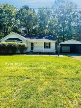 Building Photo - 122 Mill Ln