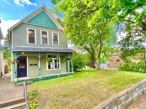 1014 Front Ave
