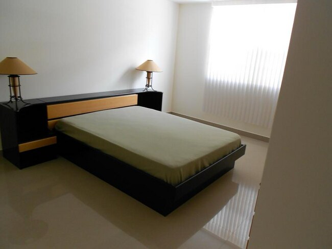 Foto del edificio - 1833 S Ocean Dr