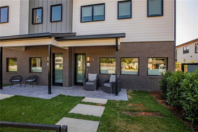 Building Photo - 616 Bella Vista Rd