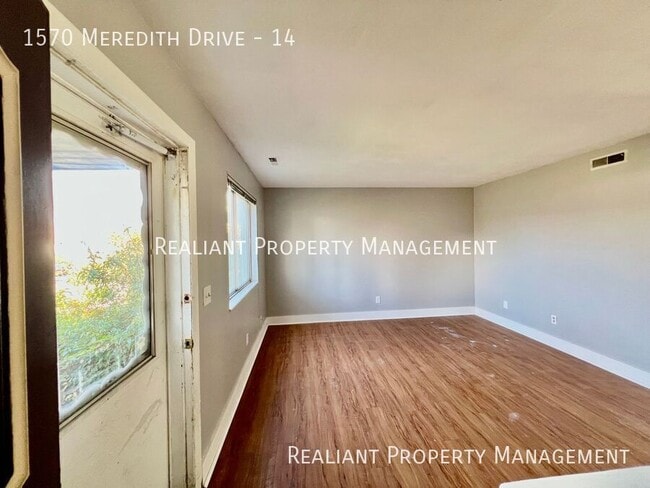 Building Photo - 1570 Meredith Dr