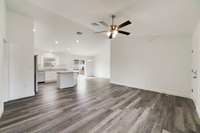 Building Photo - 8424 SW 135th Street Rd