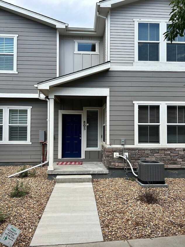 Foto principal - 10549 Paris St