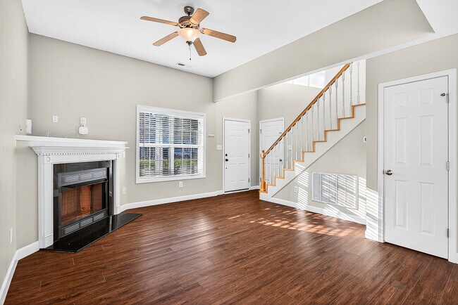 Building Photo - 107 Riverbirch Pl