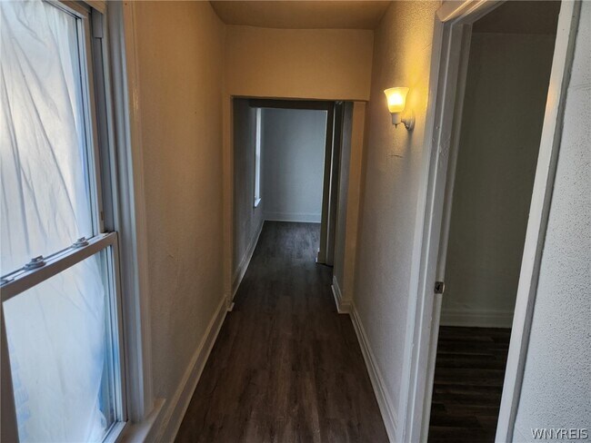 Foto del edificio - 325 Breckenridge St
