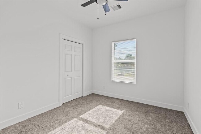 Foto del edificio - 8501 Denby St