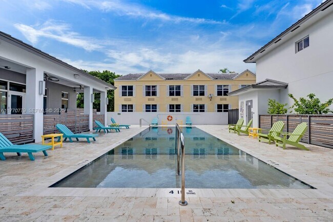 Foto del edificio - 15450 NW 2nd Ave