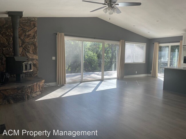 Building Photo - 5 br, 2.5 bath House - 18132 Hummingbird D...