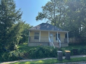 Building Photo - 944 N Jackson St