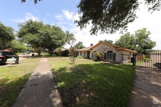 Building Photo - 9230 Stroud Dr