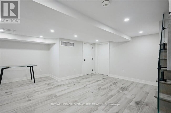 Building Photo - 647 Shaw St