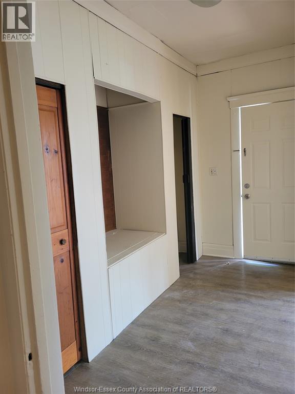 Photo du bâtiment - 821 Bruce Ave