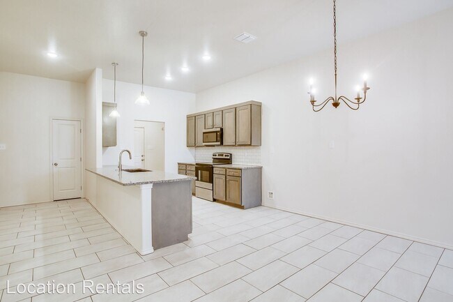Building Photo - 3 br, 2 bath House - 1702 Corpus Avenue