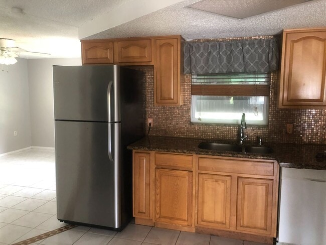 Building Photo - 9411 Ledgestone Ln