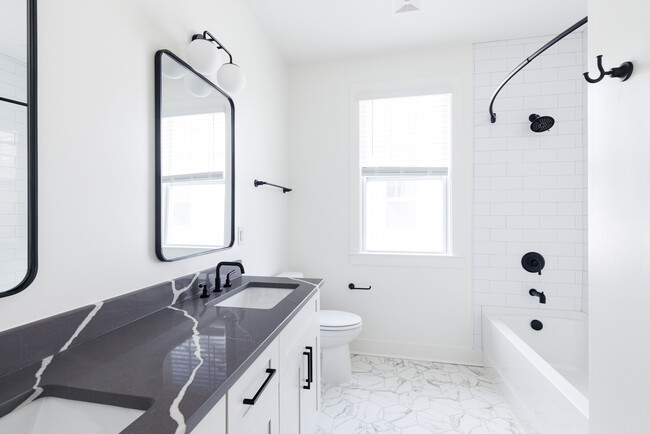 Guest Bathroom - The Cottages at Devine District