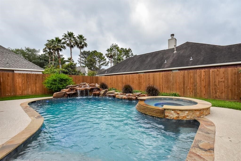 Foto principal - 18415 Little Fawn Dr