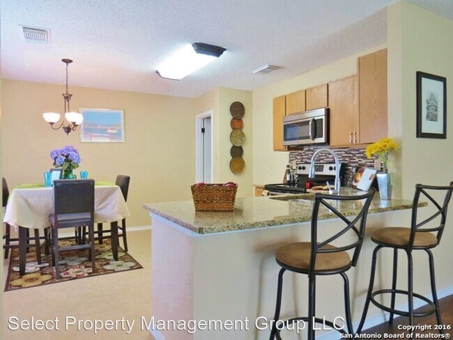 Building Photo - 3 br, 2 bath House - 5440 Villa Mercedes