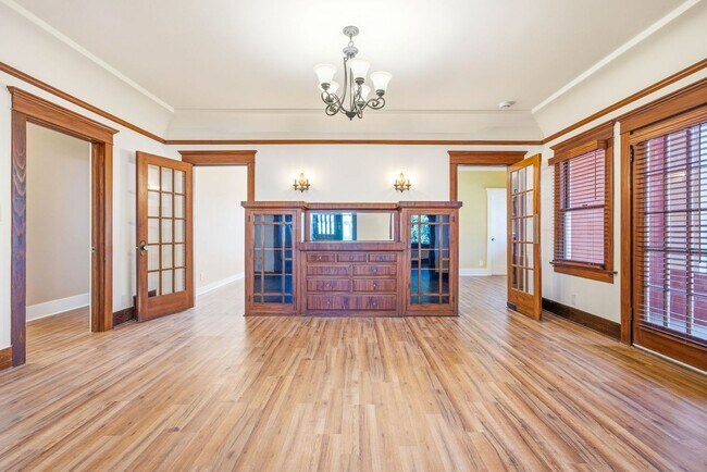 Building Photo - 314 E Palmyra Ave