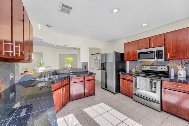 Foto del edificio - 8904 Bridgewood Trail