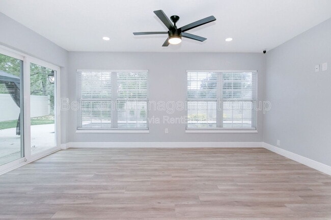 Photo - 2031 Temple Dr House