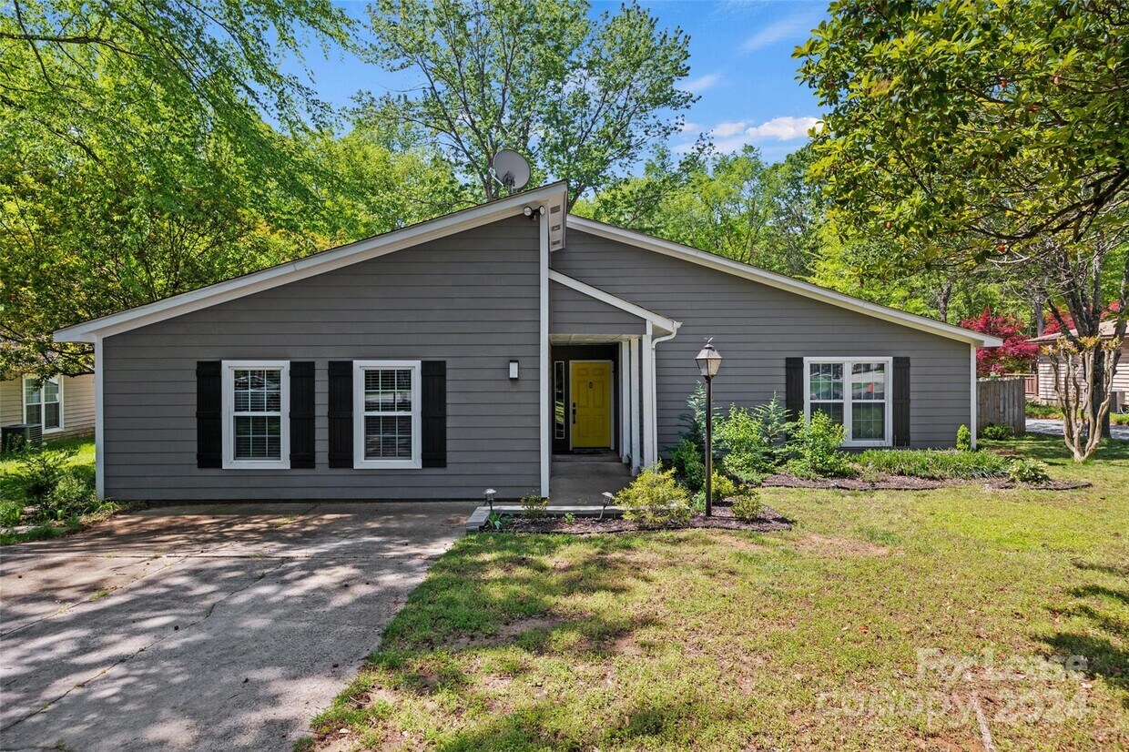 Primary Photo - 6801 Stillmeadow Dr