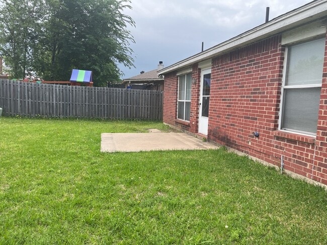 Foto del edificio - Beautiful Mansfield home! Fresh paint, clean, and renovated!