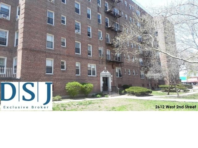 Primary Photo - 2611 W 2nd St