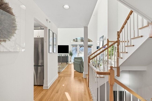 Building Photo - 14 Wyndham Close