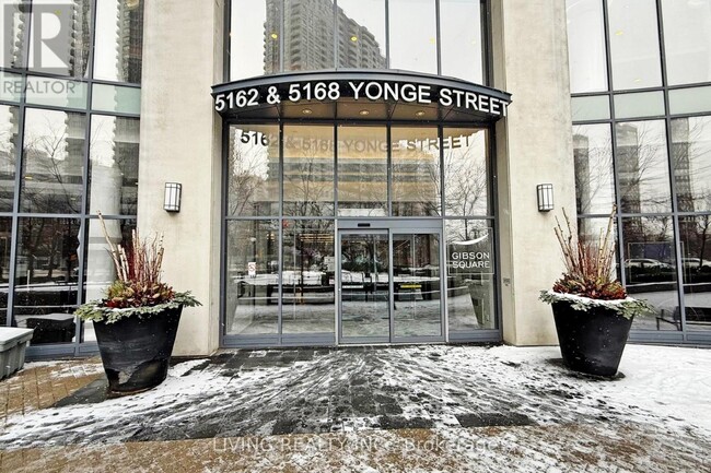 Photo du bâtiment - 5162-P5162 Yonge St