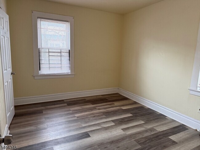 Foto del edificio - 65 Monticello Ave