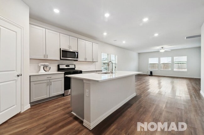 Building Photo - 4 Bedroom Single Family Home in Royse City