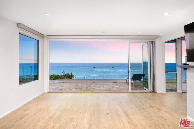 Foto del edificio - 27400 E Pacific Coast Hwy