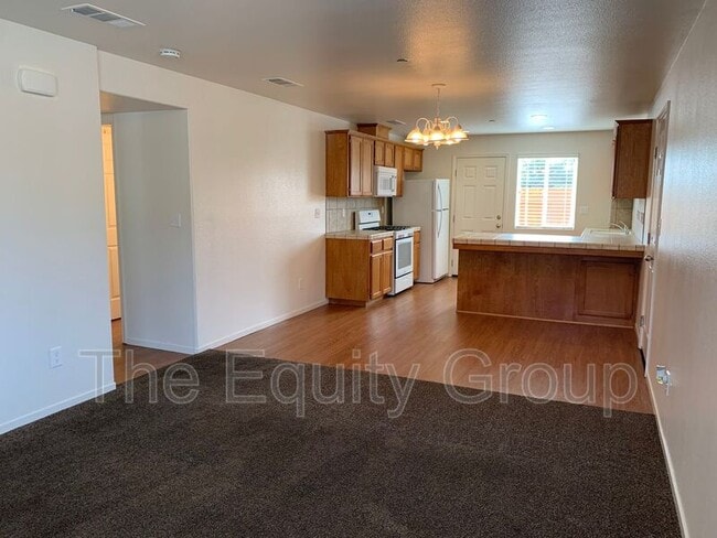 Foto del edificio - 2921 N Crowe St