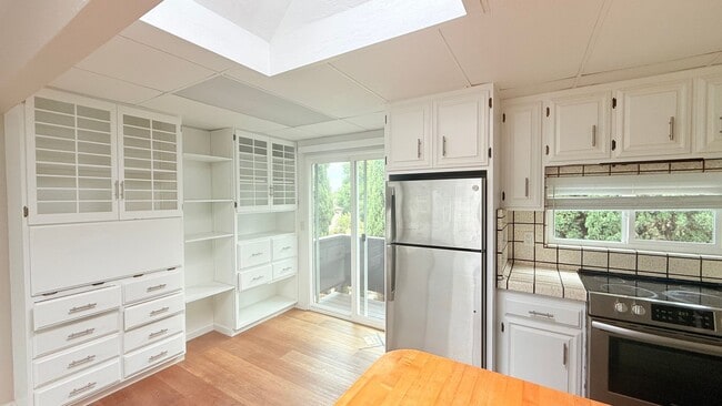 Building Photo - 14723 Martell Ave