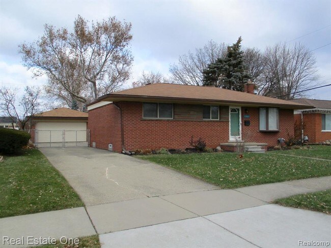 Building Photo - 13061 Chippewa Dr